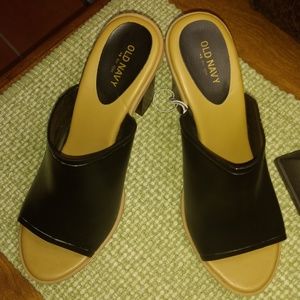 Old Navy Heeled Sandals Size 9 NWT